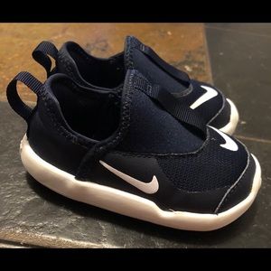 Nike slip on great condition sz 5